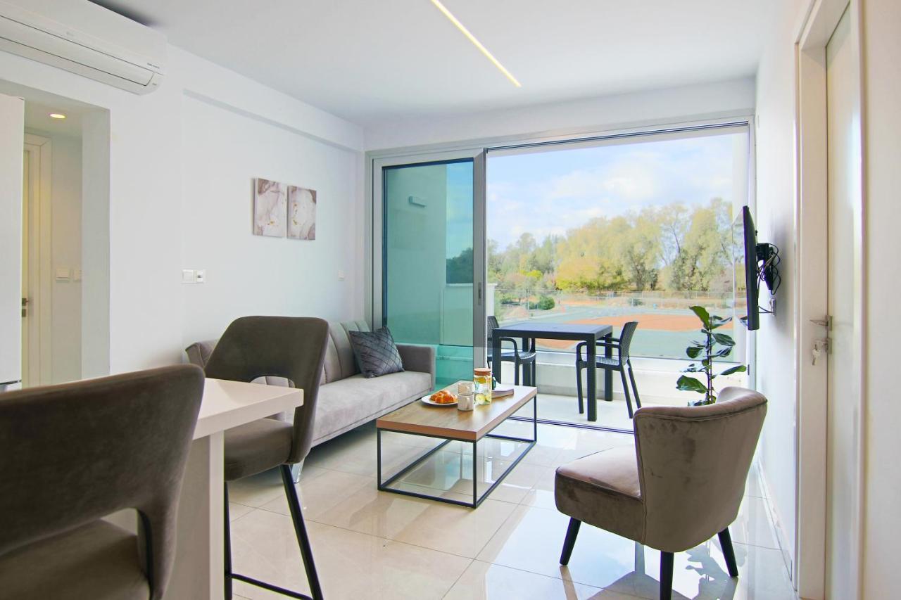 Phaedrus Living - Seaside Executive Flat Harbour 201 Apartment Пафос Екстериор снимка