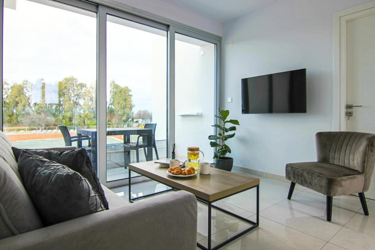 Phaedrus Living - Seaside Executive Flat Harbour 201 Apartment Пафос Екстериор снимка